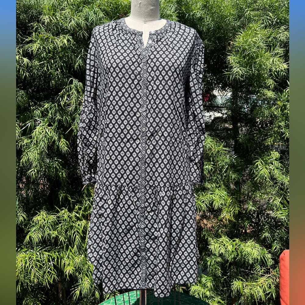 Joie dress, size X small, color black with white flower pattern